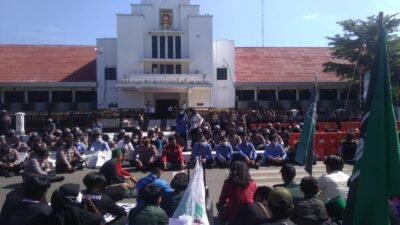 Aksi Mahasiswa sampaikan Aspirasi Rakyat Foto : Azmi